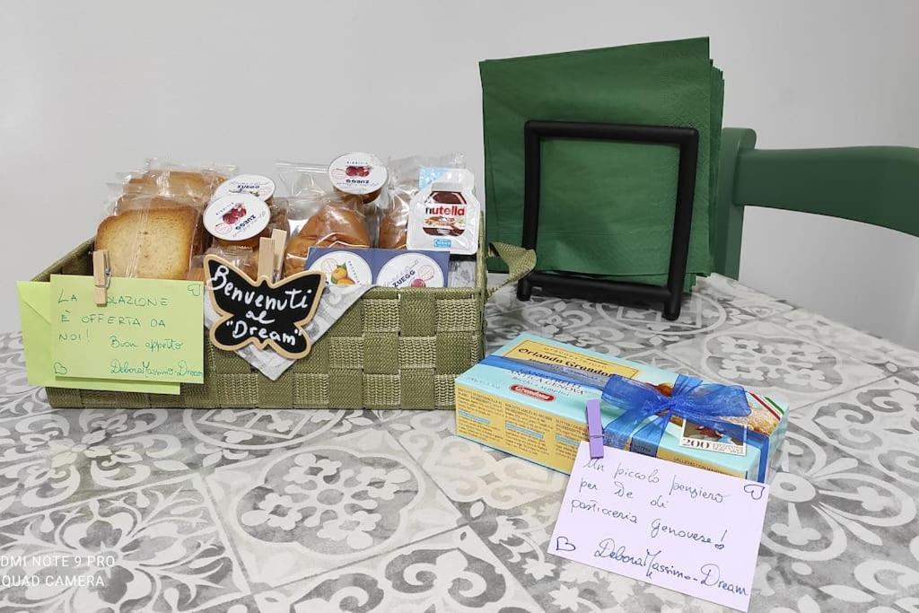Dream- Appartamento Ristrutturato A Genova Luaran gambar