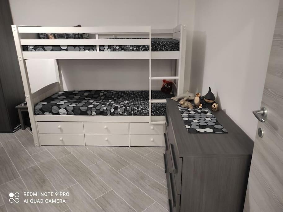 Dream- Appartamento Ristrutturato A Genova Luaran gambar